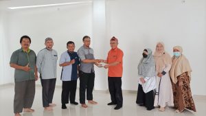 Read more about the article SERAH TERIMA KUNCI GEDUNG<br>MAJELIS TAKLIM IQRO’